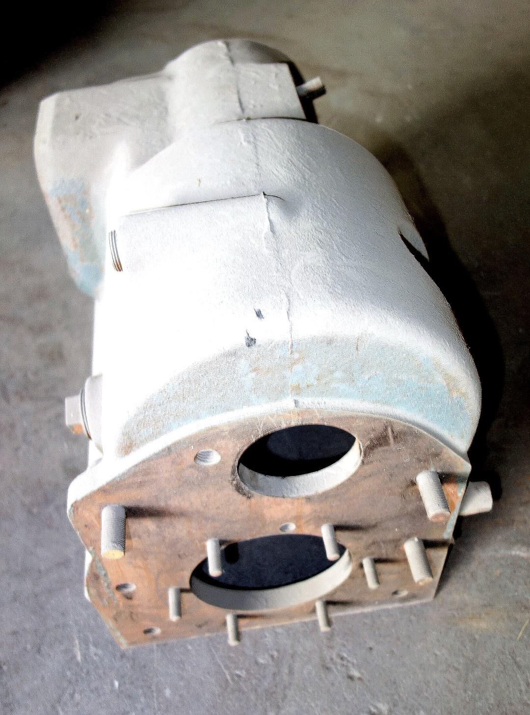 5T-877 | 2520-00-040-2249 5 Ton Spicer Model 6452 6453 Transmission Case for M54 M809 NOS  (12).JPG