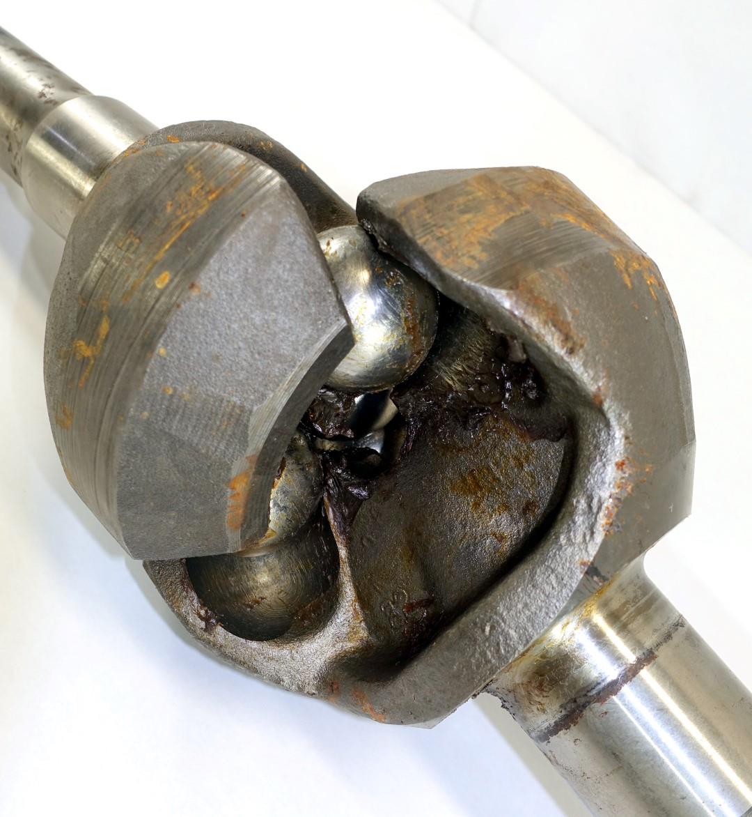 5T-562LF | 2520-00-734-6985 2520-01-067-4691 LH Driver Side Ball and Fork Style Axle Shaft for 5 Ton Trucks NOS (6).JPG