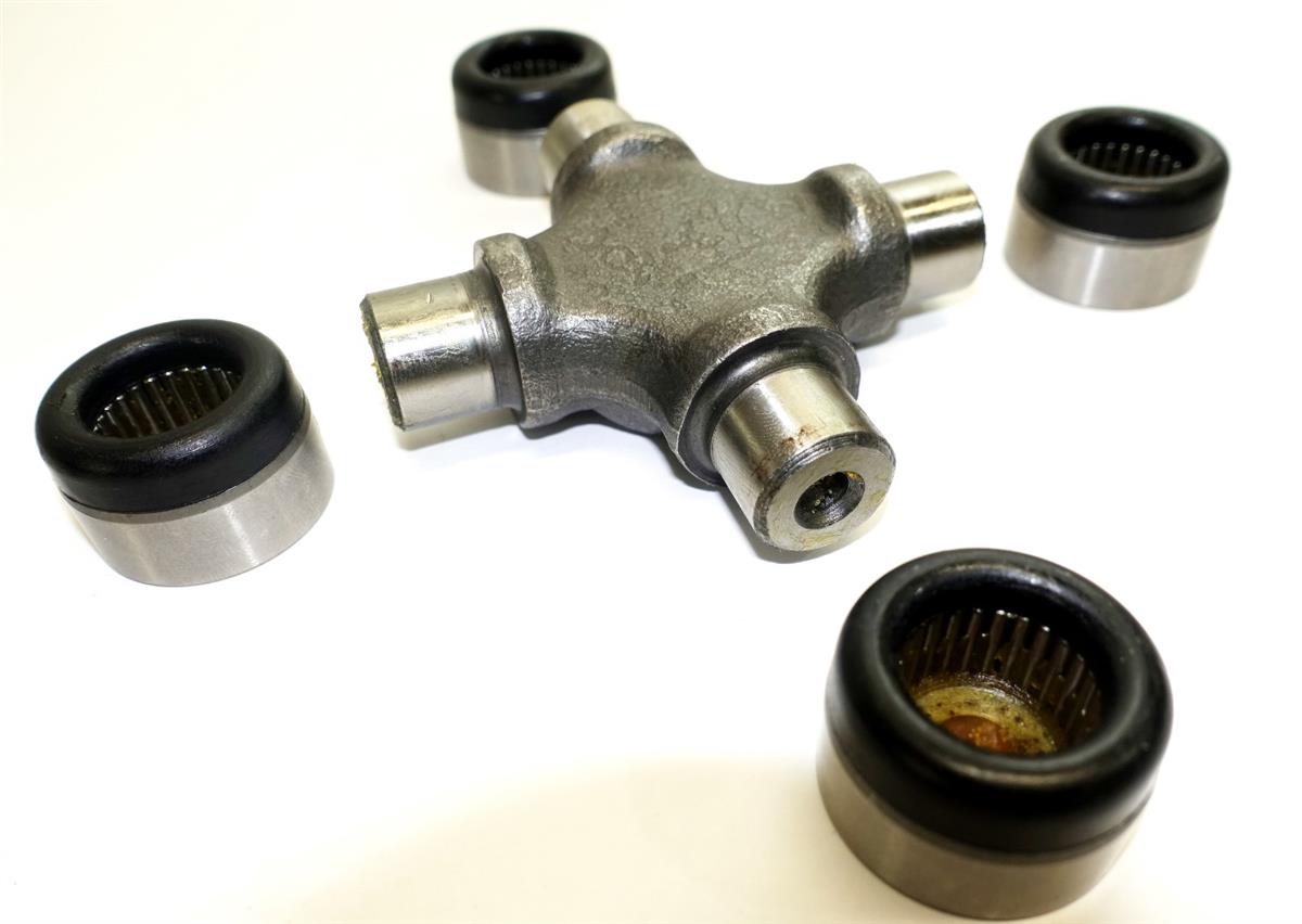 M9-943 | 2520-01-134-3455 5-Ton Drive Shaft (Universal) U-Joint New  (3) (Large).JPG