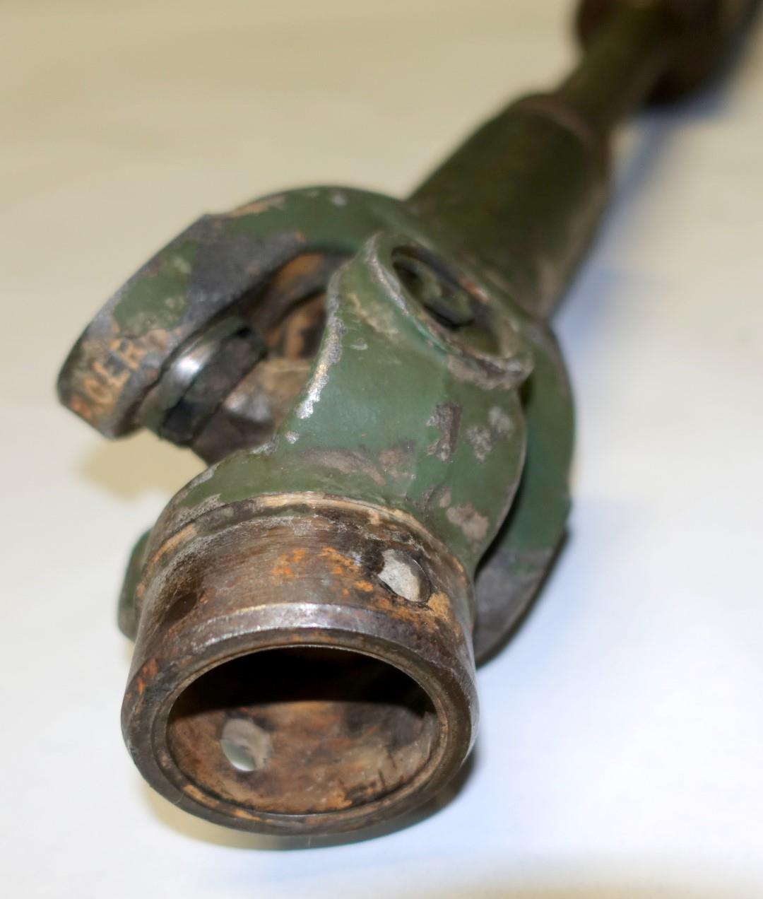 5T-949 | 2520-01-228-9400 Front Winch Drive Shaft for M809 Series USED (3).JPG