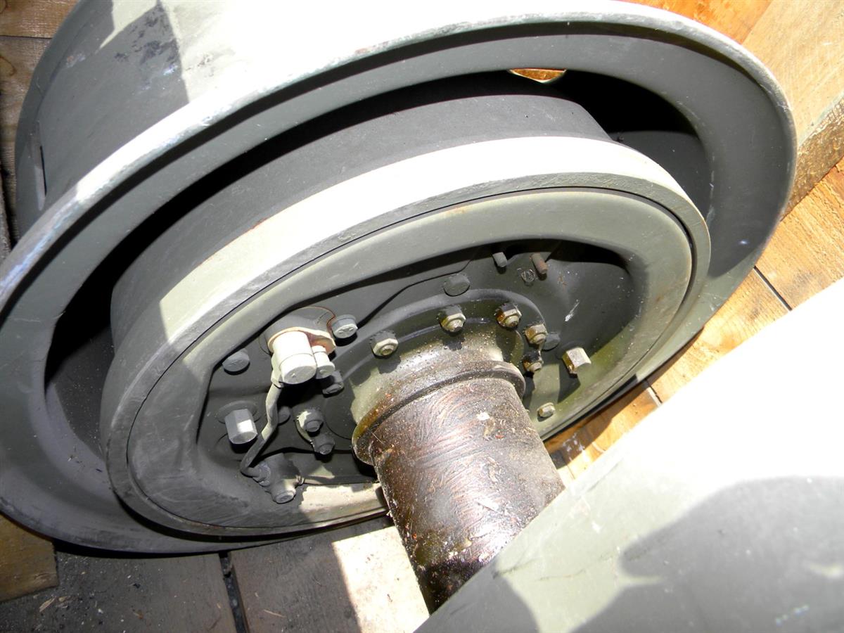 SP-- | 2530-00-173-8802 Hub and Axle Assembly (18).JPG