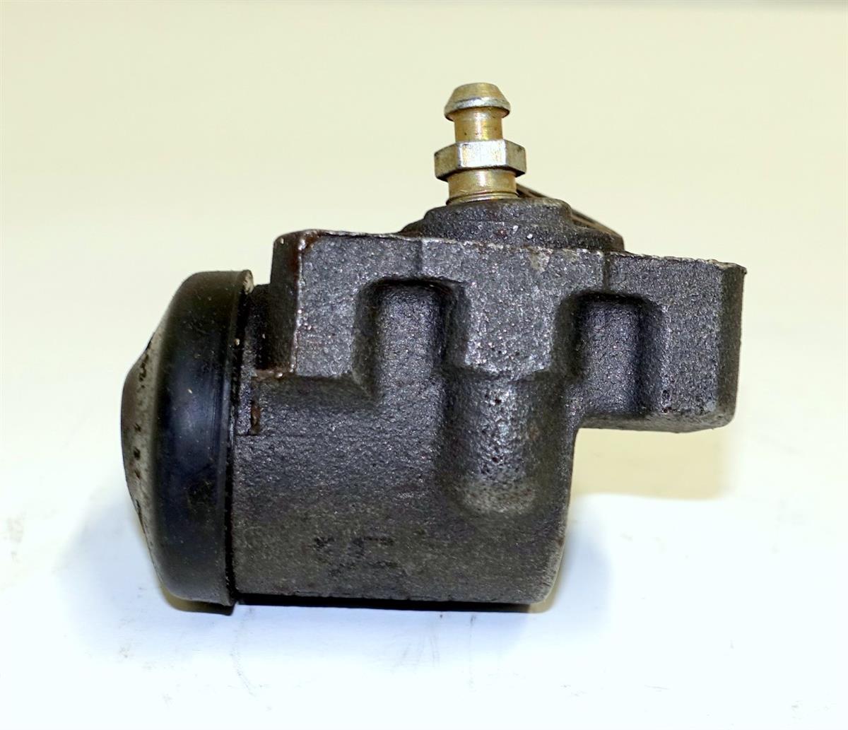 SP-2054 | 2530-00-846-5742 Wheel Cylinder for Older Modle Automobiles NOS (1).JPG