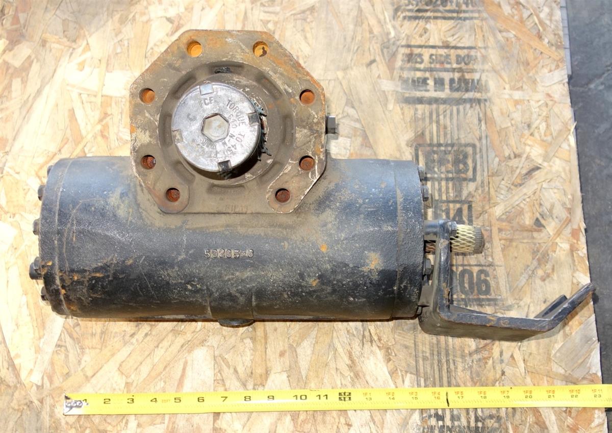 HEM-215 | 2530-01-340-1637 Front Power Steering Gearbox for M1070 HET NOS (2).JPG