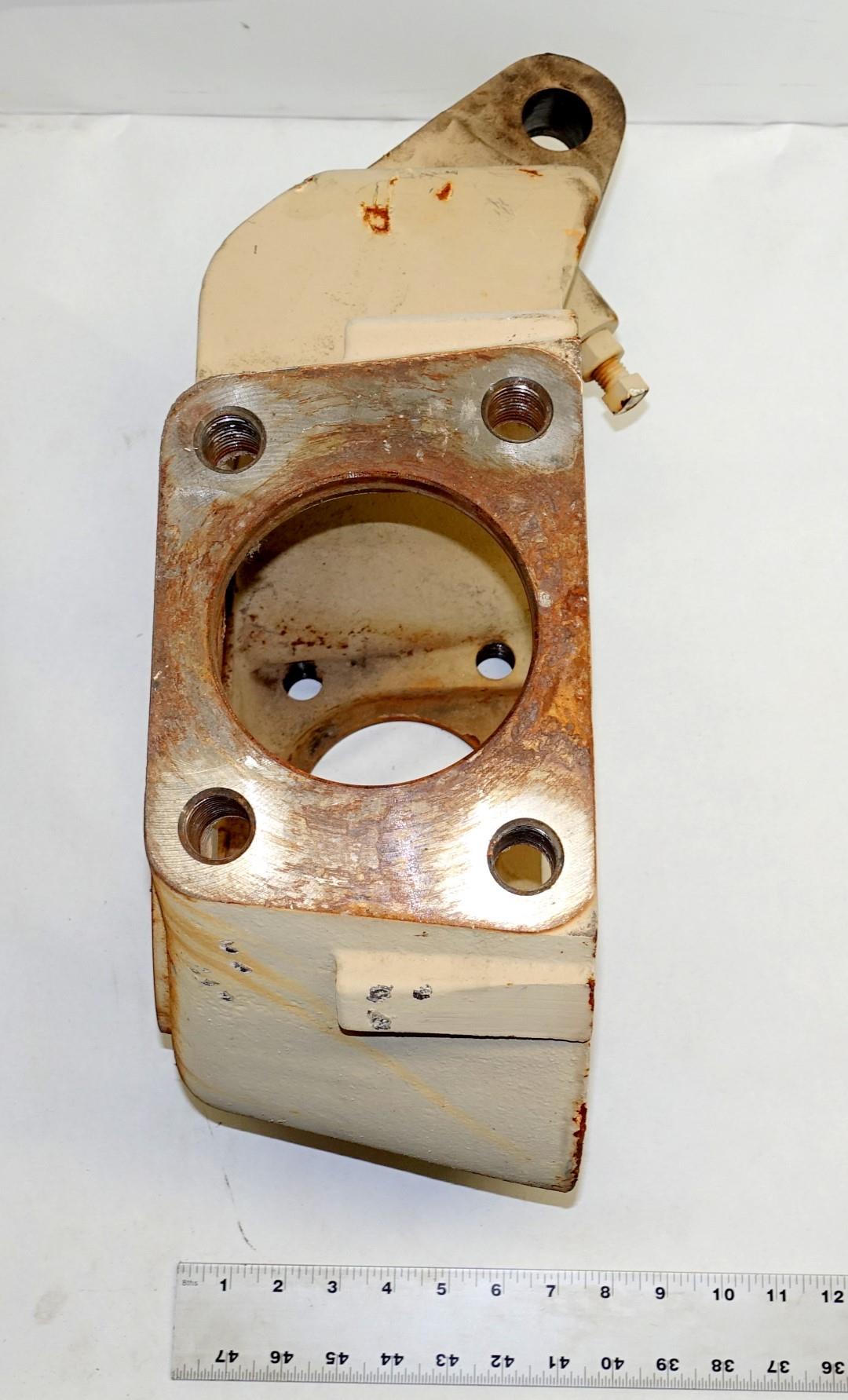FM-245RIGHT | 2530-01-363-2388 Right Hand Steering Knuckle for LMTV and MTV NOS Take Out (2).JPG