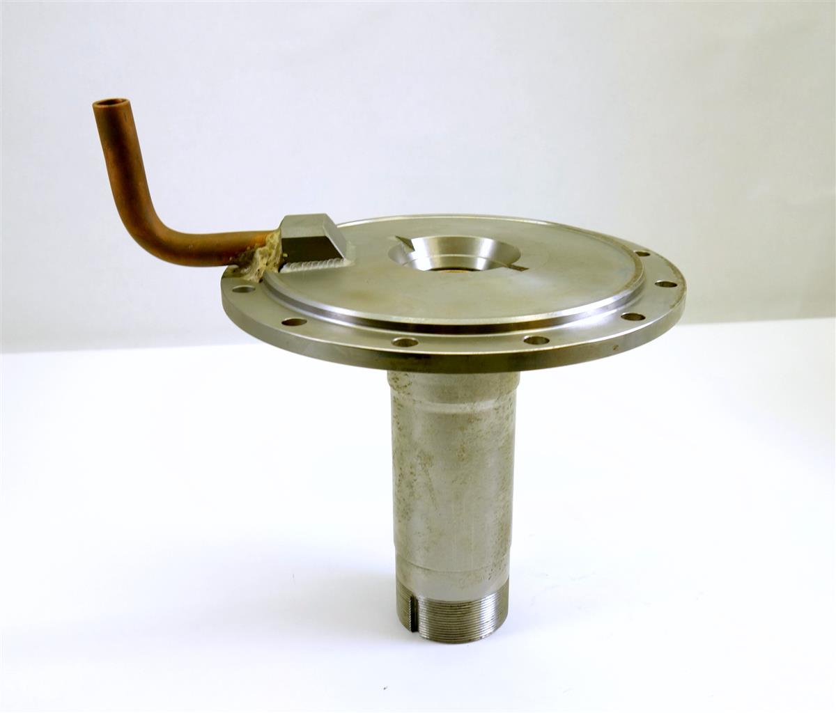 MA3-675 | 2530-01-408-0169 Right Hand Drive Wheel SPindle for M35A3 Series NOS (6).JPG