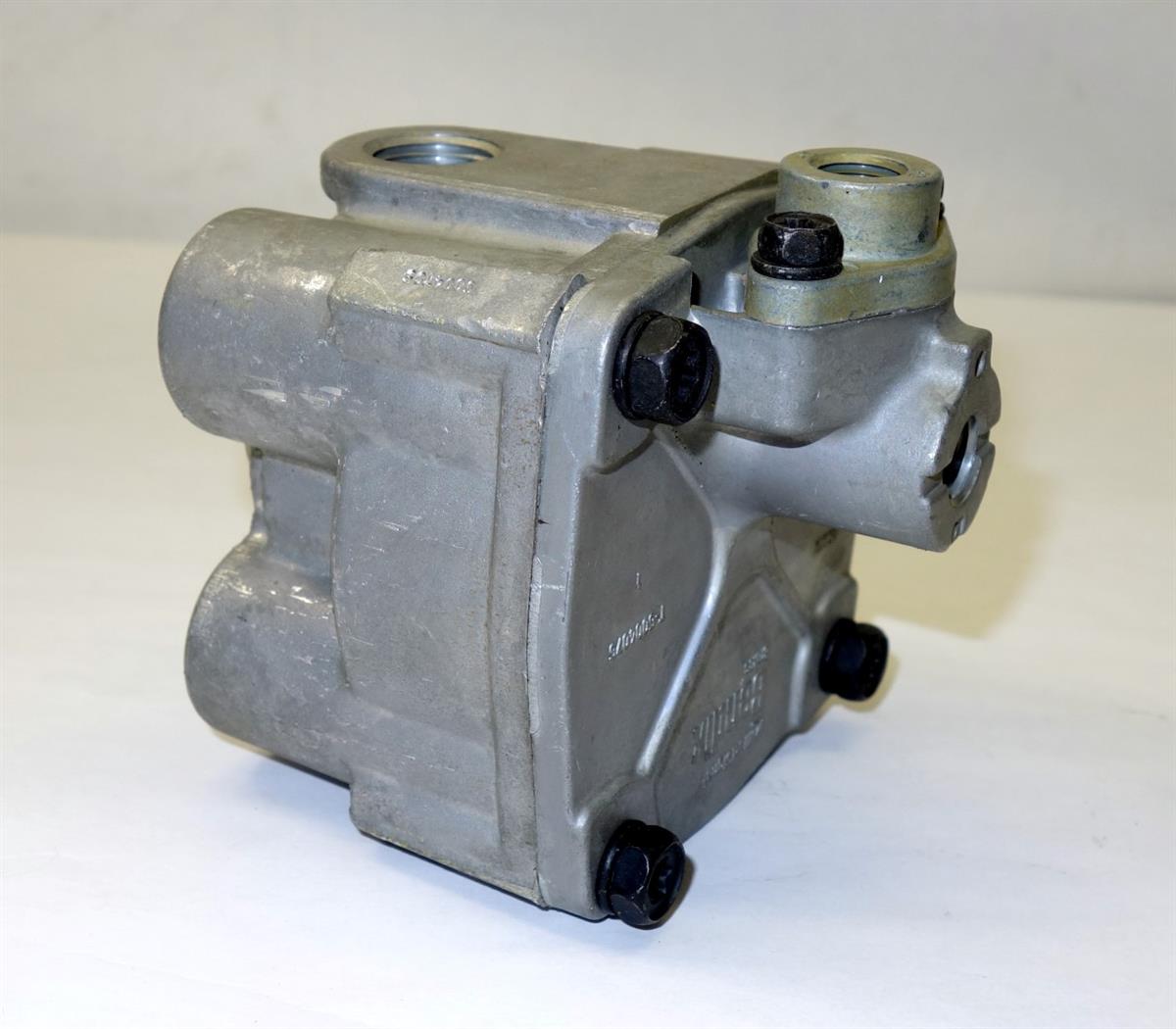 HEM-209 | 2530-01-474-5777 R12 Double C Air Pressure Relay Valve for HEMTT and MK23 NOS (9).JPG