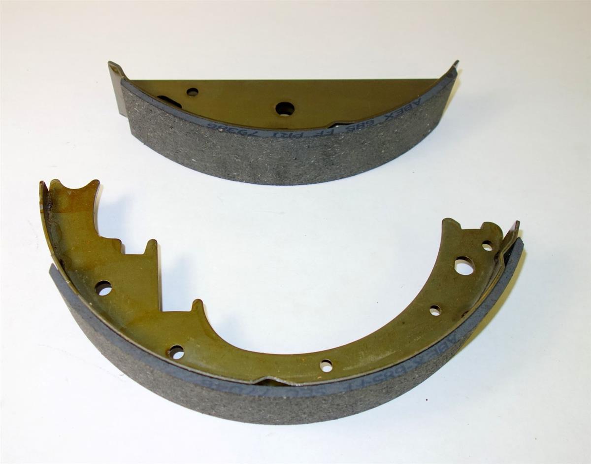TR-223 | 2530-01-530-5068 Brake Shoe Set for M1101 and M1102 Trailers NOS (6).JPG