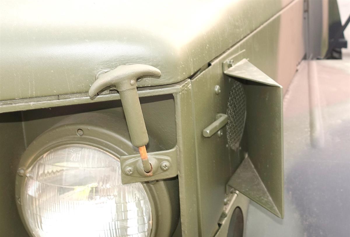 COM-5252 | 2540-00-021-2397 Air Intake Louver Truck (2).JPG