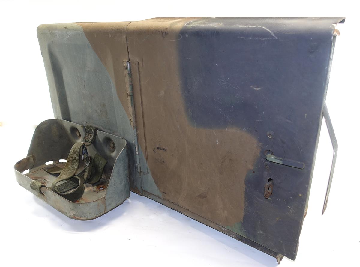 5T-960 | 2540-00-177-7876 Driveside Stowage Tool Box with Gas Can Holder (7).JPG
