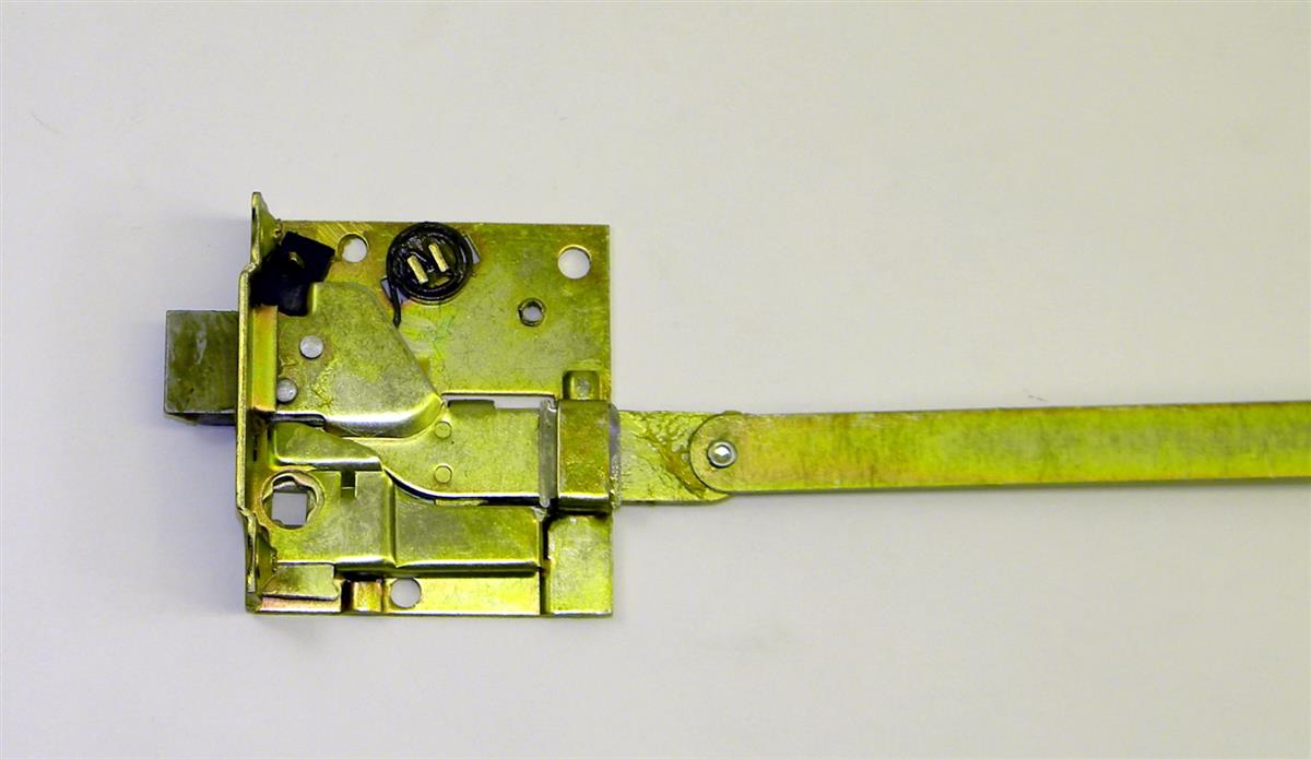 COM-5210R | 2540-00-737-3277 Door Lock Operator, Right Side Military Surplus  for M35, M54, M809, M939 A1A2 Series Trucks NOS.  (13).JPG