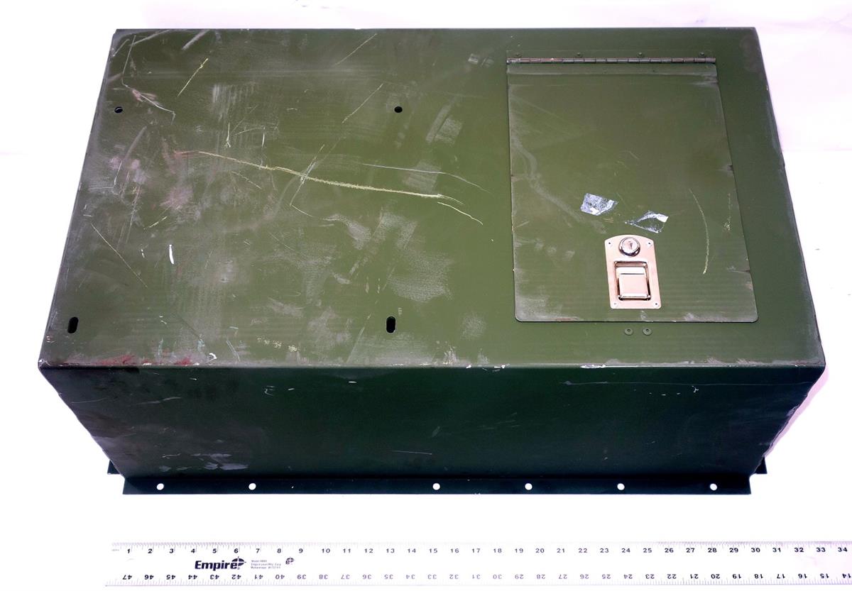 M9-6148 | 2540-01-091-3420 Storage Tool Box Assembly for M915 Series NOS (5).JPG