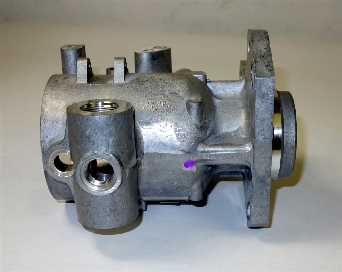 HM-763 | 2910-01-651-3614 Fuel Injection Pump Housing Assembly for AM General 6.2 Liter Engine NOS (3).JPG