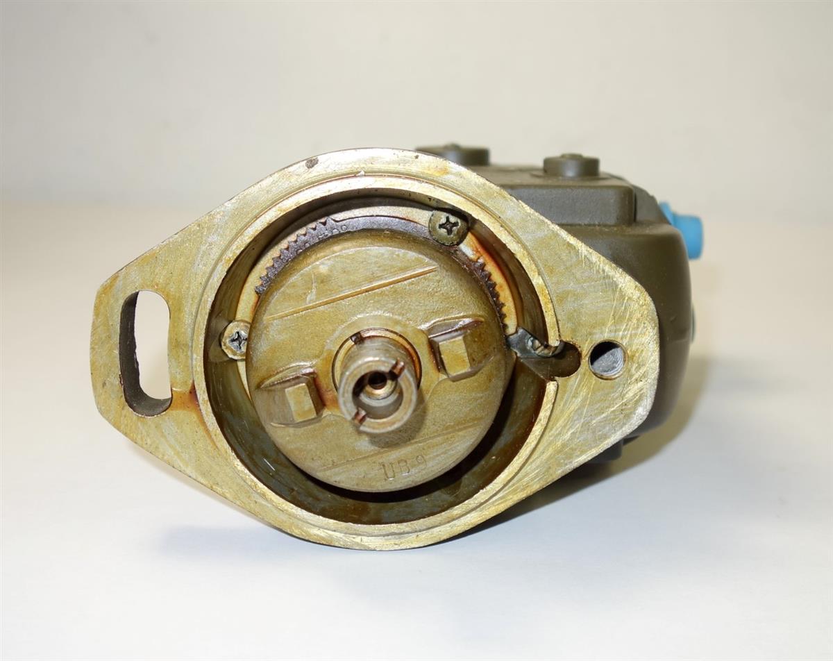 SP-1871 | 2920-00-781-4300 4 Cylinder Magneto for 4A084-2, 4A084-3, and 4A084-4 10 KW Generator (10) NOS.JPG