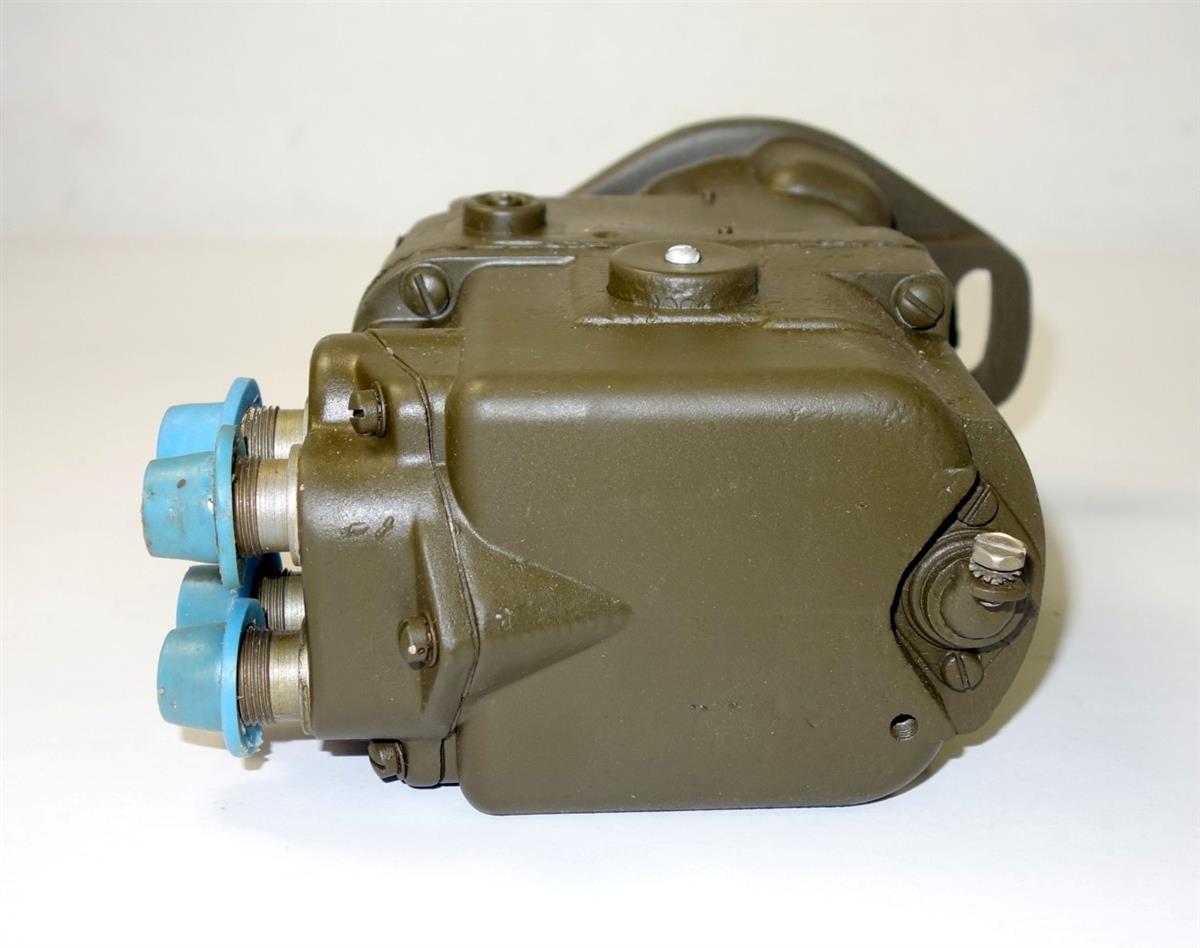 SP-1871 | 2920-00-781-4300 4 Cylinder Magneto for 4A084-2, 4A084-3, and 4A084-4 10 KW Generator (12) NOS.JPG