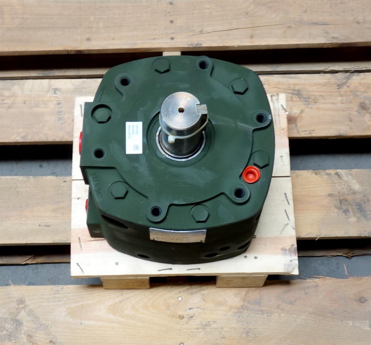 9M-825 | 4320-01-112-8365 Rear Drag Winch Hydraulic Motor for M936 M939A1 and M936A2 Wrecker. NOS (5).JPG