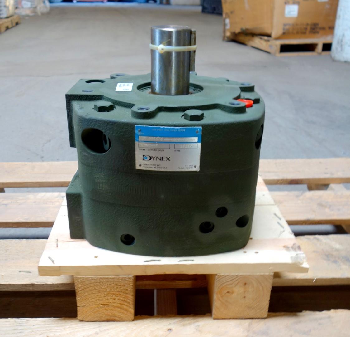 9M-825 | 4320-01-112-8365 Rear Drag Winch Hydraulic Motor for M936 M939A1 and M936A2 Wrecker. NOS (6).JPG