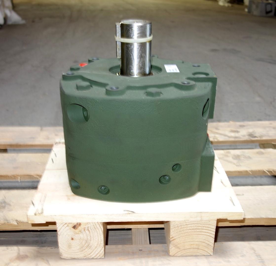 9M-825 | 4320-01-112-8365 Rear Drag Winch Hydraulic Motor for M936 M939A1 and M936A2 Wrecker. NOS (8).JPG