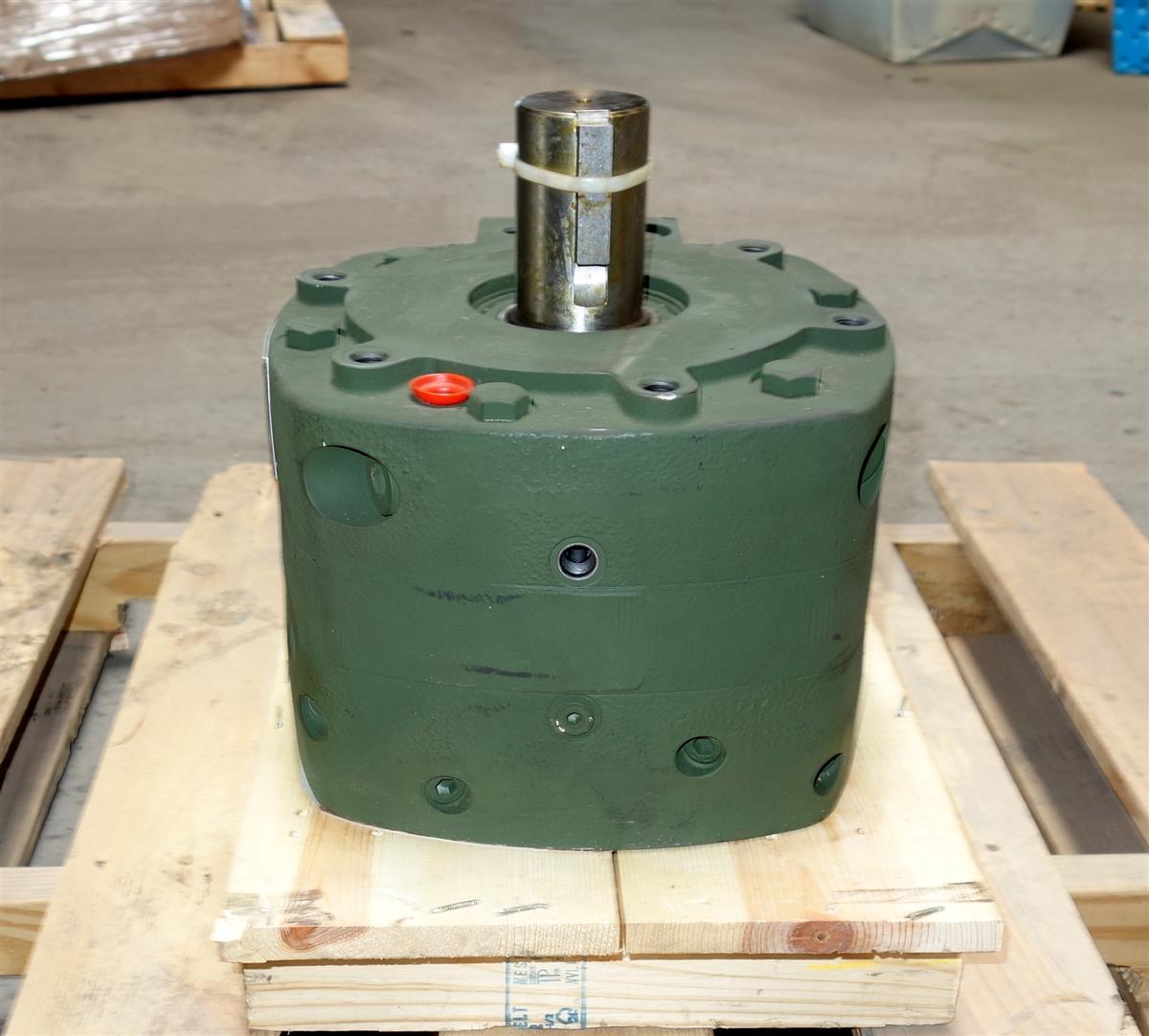 9M-825 | 4320-01-112-8365 Rear Drag Winch Hydraulic Motor for M936 M939A1 and M936A2 Wrecker. NOS (9).JPG