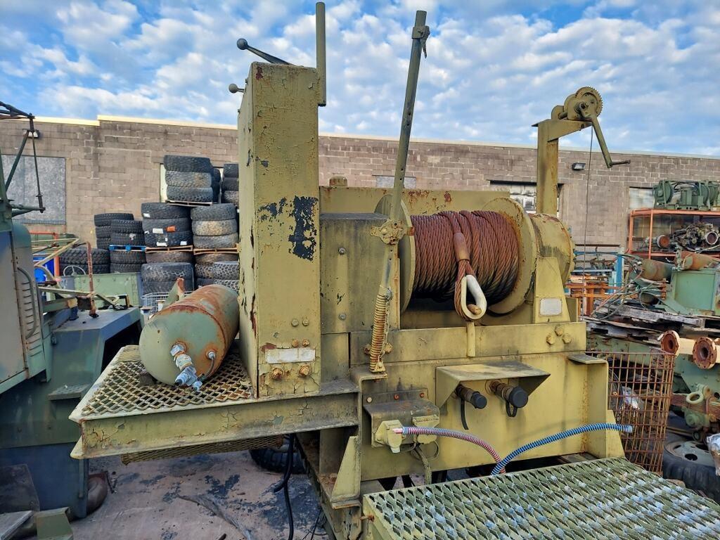 9M-6039 | 45000lb Hydraulic Winch (1).jpg