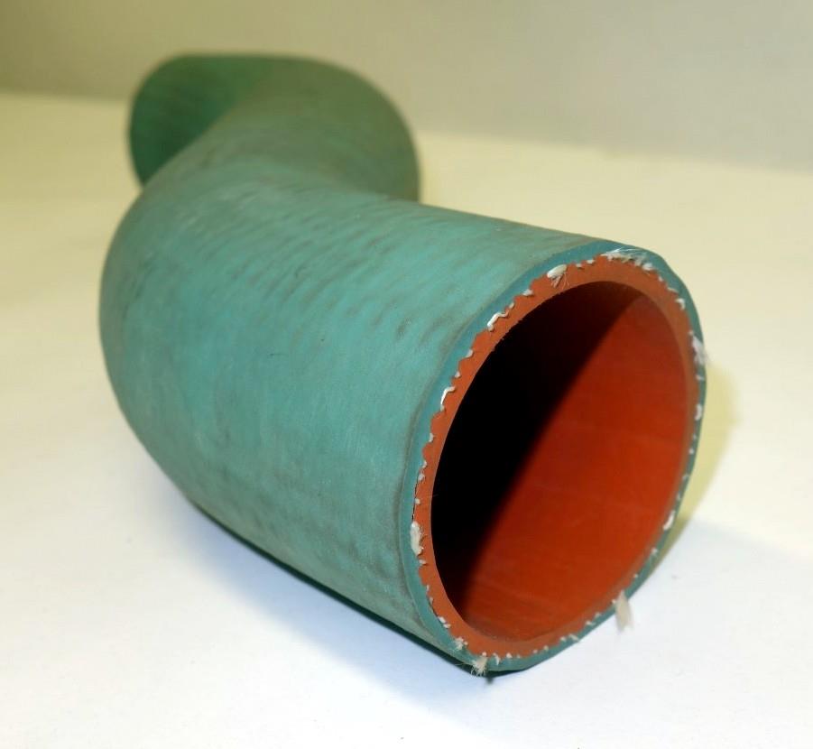 M9-6086 | 4720-01-082-3223 Radiator Inlet Hose for M915 Series Trucks (4).JPG