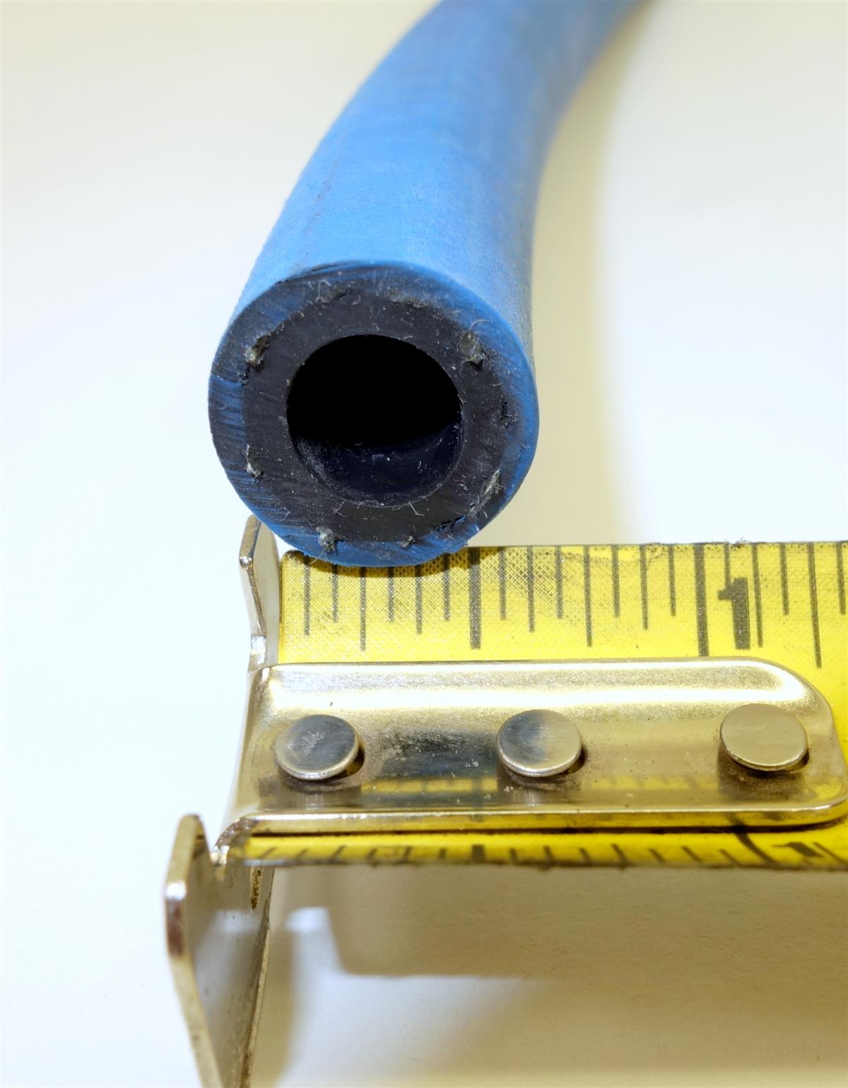 HM-690 | 4720-01-186-6018 Surge Tank Hose 24 Inch Length for HMMWV NOS (5).JPG