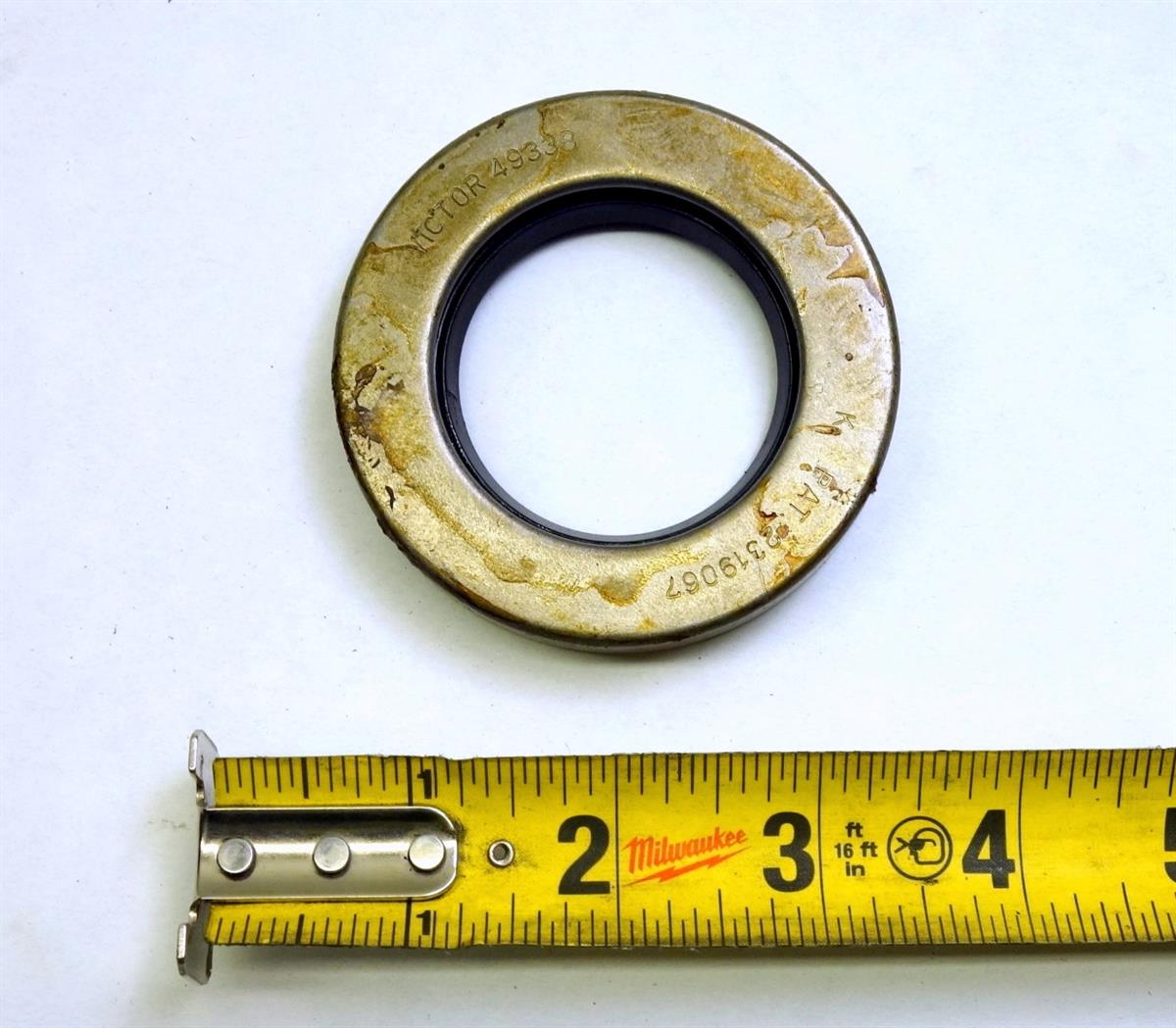 M35-432 | 5330-00-286-8149 Front Winch Seal, Input Shaft Brake Band End for M35A2 and A3 Series. NEW (3).JPG