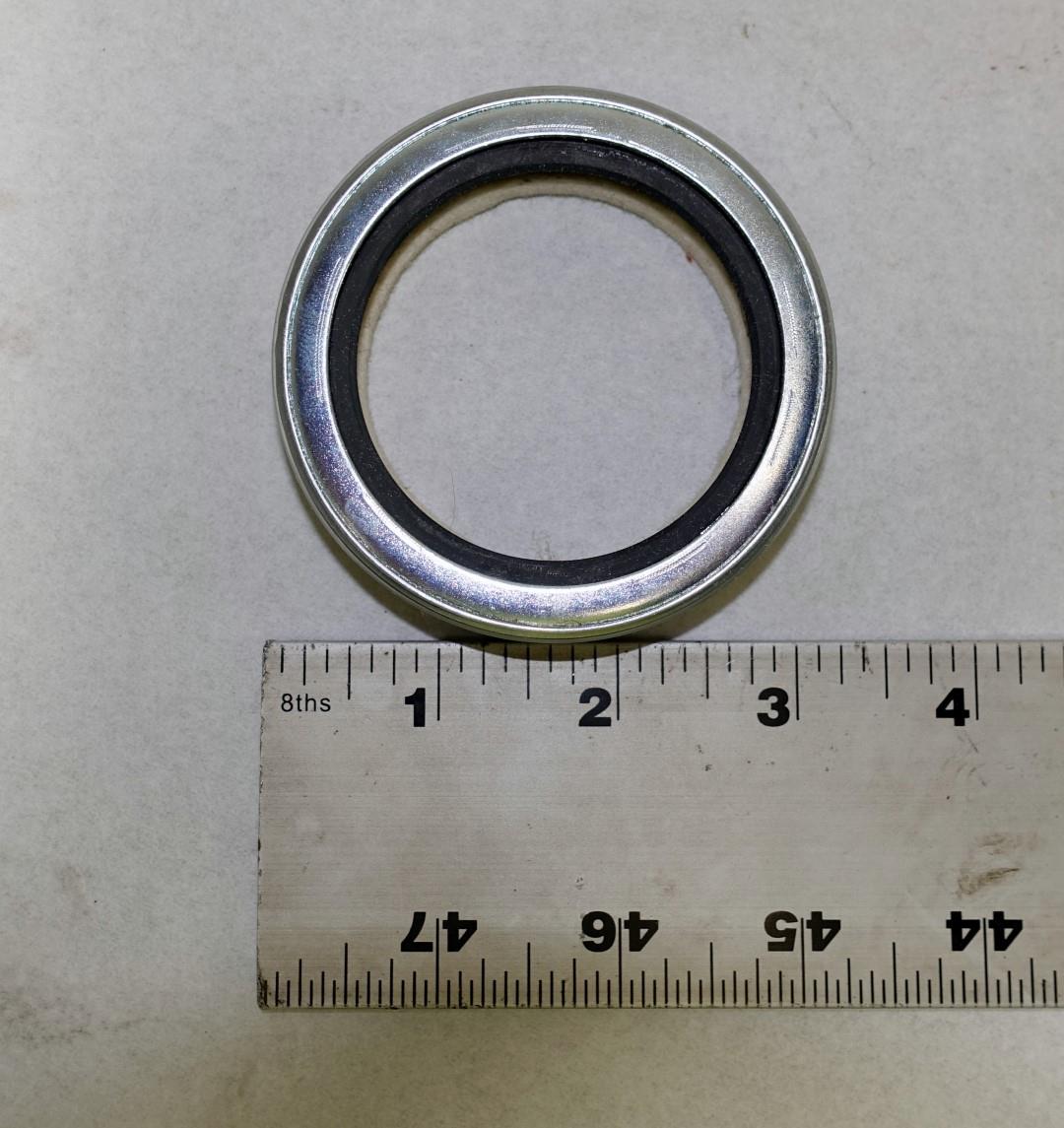 M35-694 | 5330-00-350-9958 Spicer 3052 3053 Transmission Output Shaft Seal (3).JPG