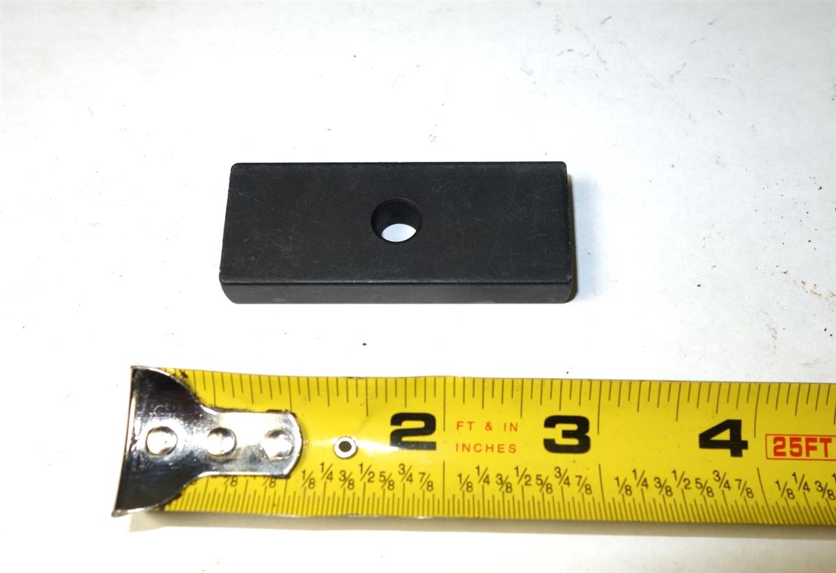HM-754 | 5365-01-548-2577 Cargo Door Spacer for M1151 M1151A1 and M1167 HMMWV NOS (3).JPG