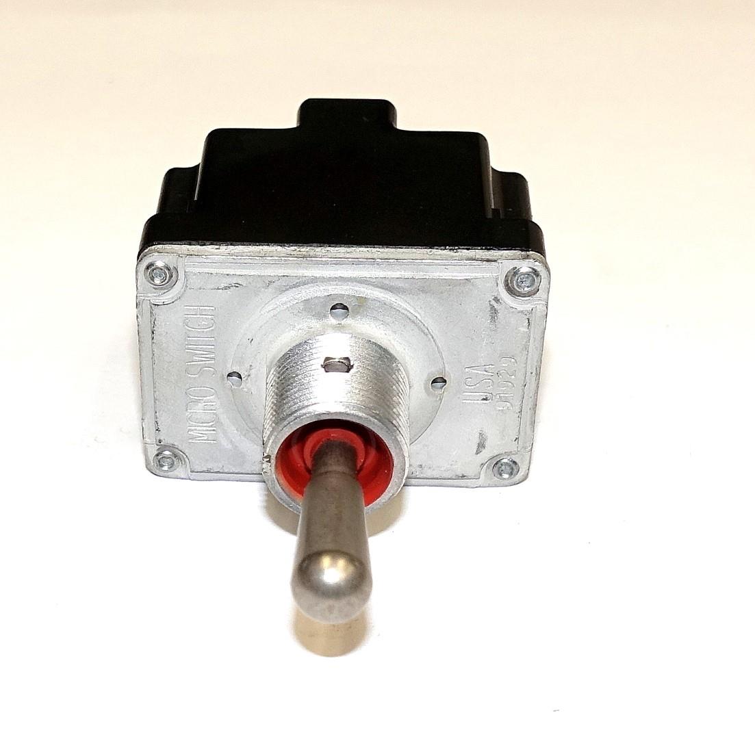 MRAP-240 | 5930-99-142-1005 MRAP Rear Door Switch NOS (3) (Large).JPG
