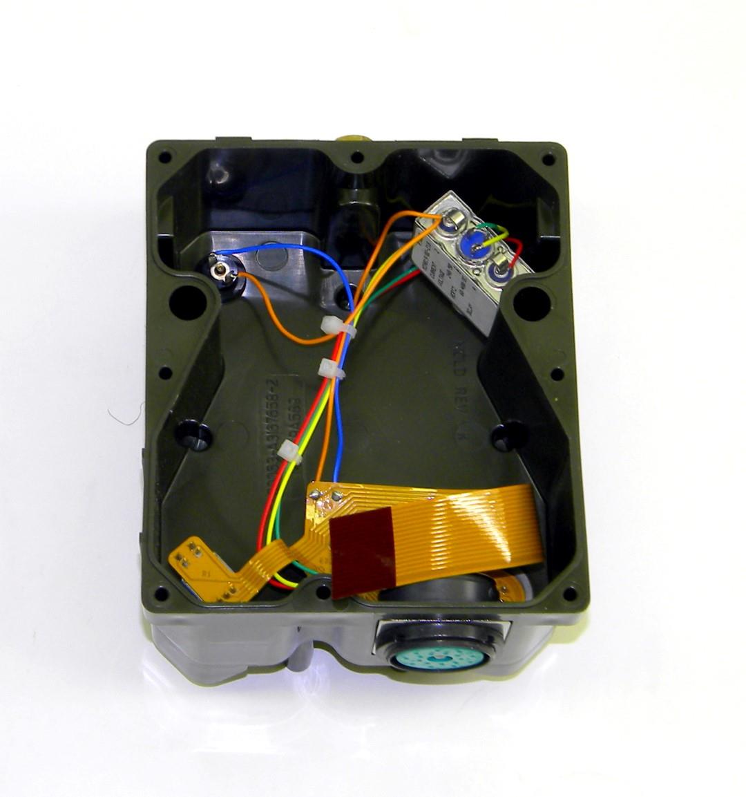 RAD-297 | 5965-01-348-5996 Loudspeaker Case for Loudspeaker Control Unit LS-671VRC NOS (8).JPG