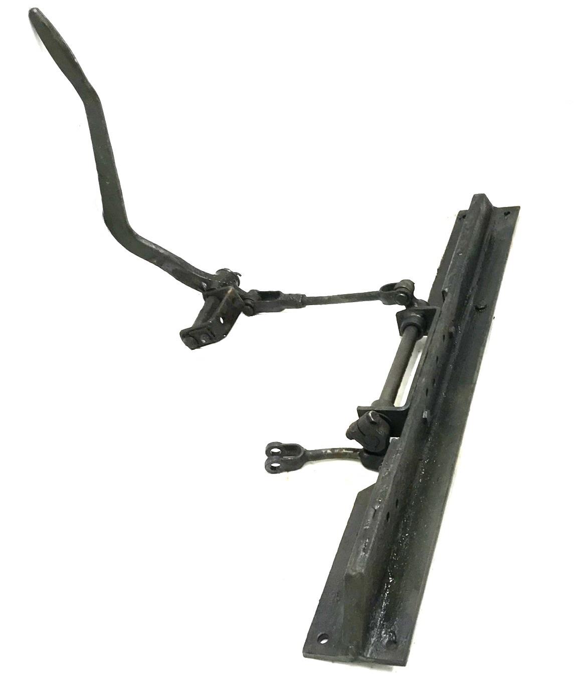 5T-1050 | 5T-1050  Transfer Case Handle and Transfer Linkage Support Bracket M809  (3).jpg