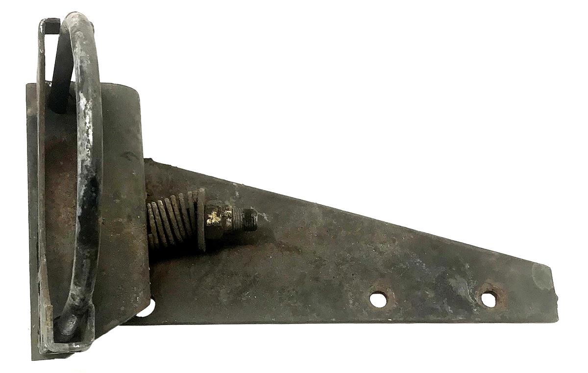 5T-1061 | 5T-1061  Vertical Exhaust System Angle Bracket M809 (4).jpg