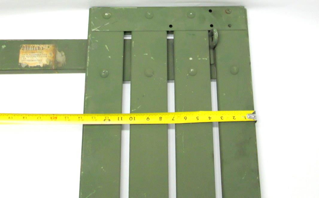 5T-2092 | 5T-2092 Side Rack Gate Assembly For Cargo Bed with Drop Down Sides M813 M923 M925 M939A1 M939A2(29).JPG