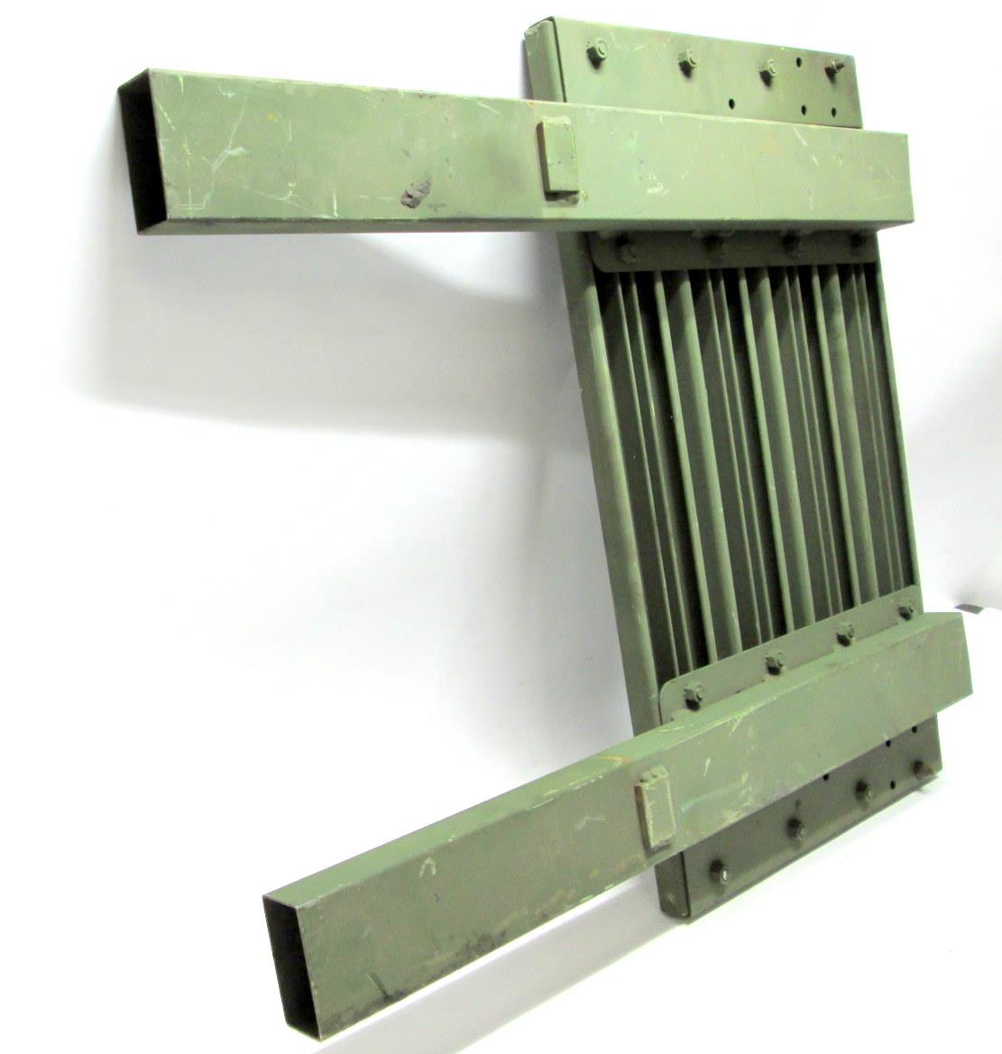5T-2092 | 5T-2092 Side Rack Gate Assembly For Cargo Bed with Drop Down Sides M813 M923 M925 M939A1 M939A2(32).JPG