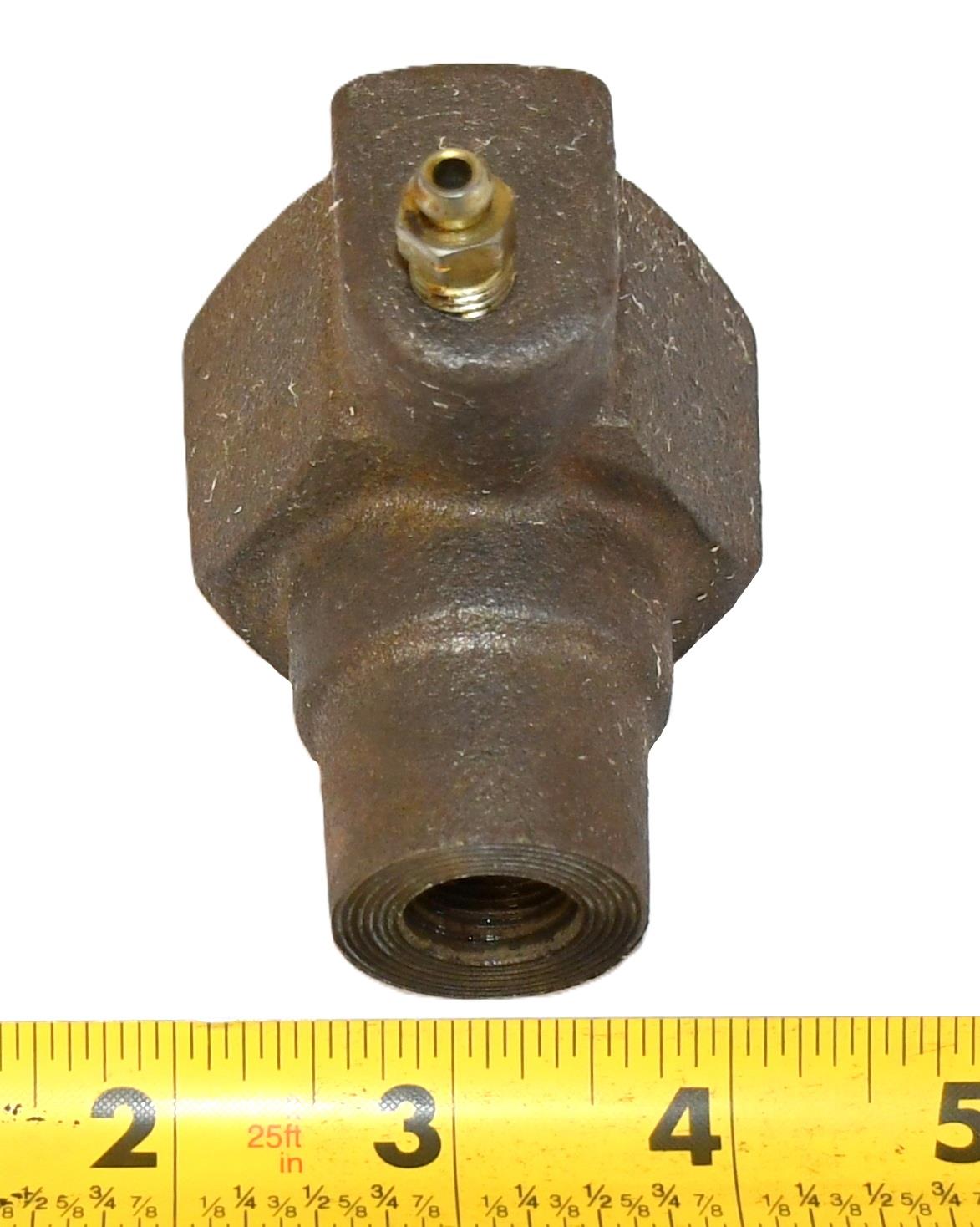 5T-2232 | 5T-2232 Cap Hydraulic Cylinder Brake Booster 5 Ton Tractor Truck M818 M931 (8).JPG