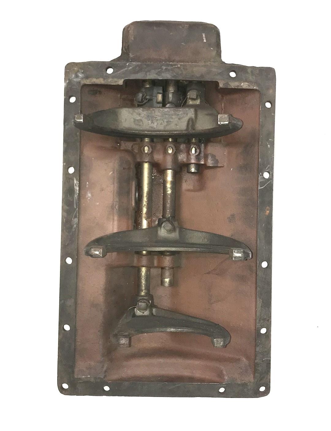 5T-984 | 5T-984 5 Ton Transmission Top Cover (11).JPG