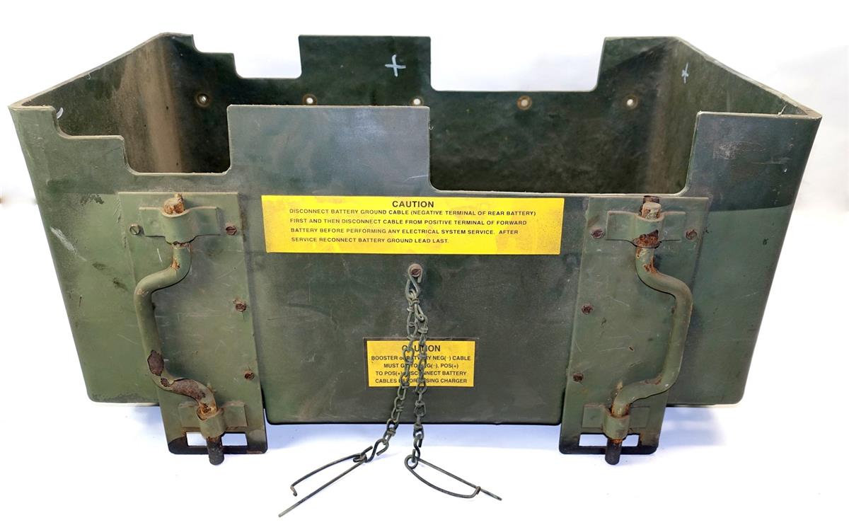 M35-687 | 6160-01-378-0683 M35 Battery Box (1) (Large).JPG