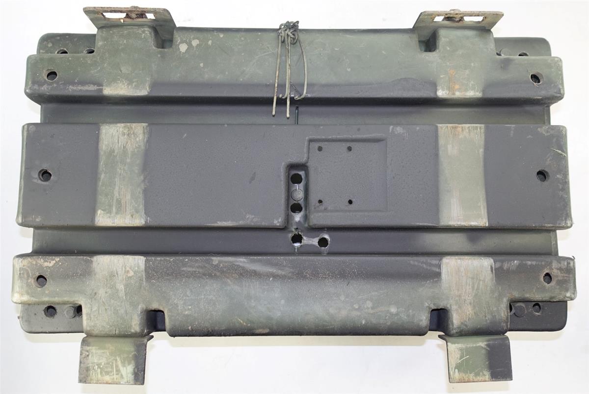 M35-687 | 6160-01-378-0683 M35 Battery Box (3) (Large).JPG