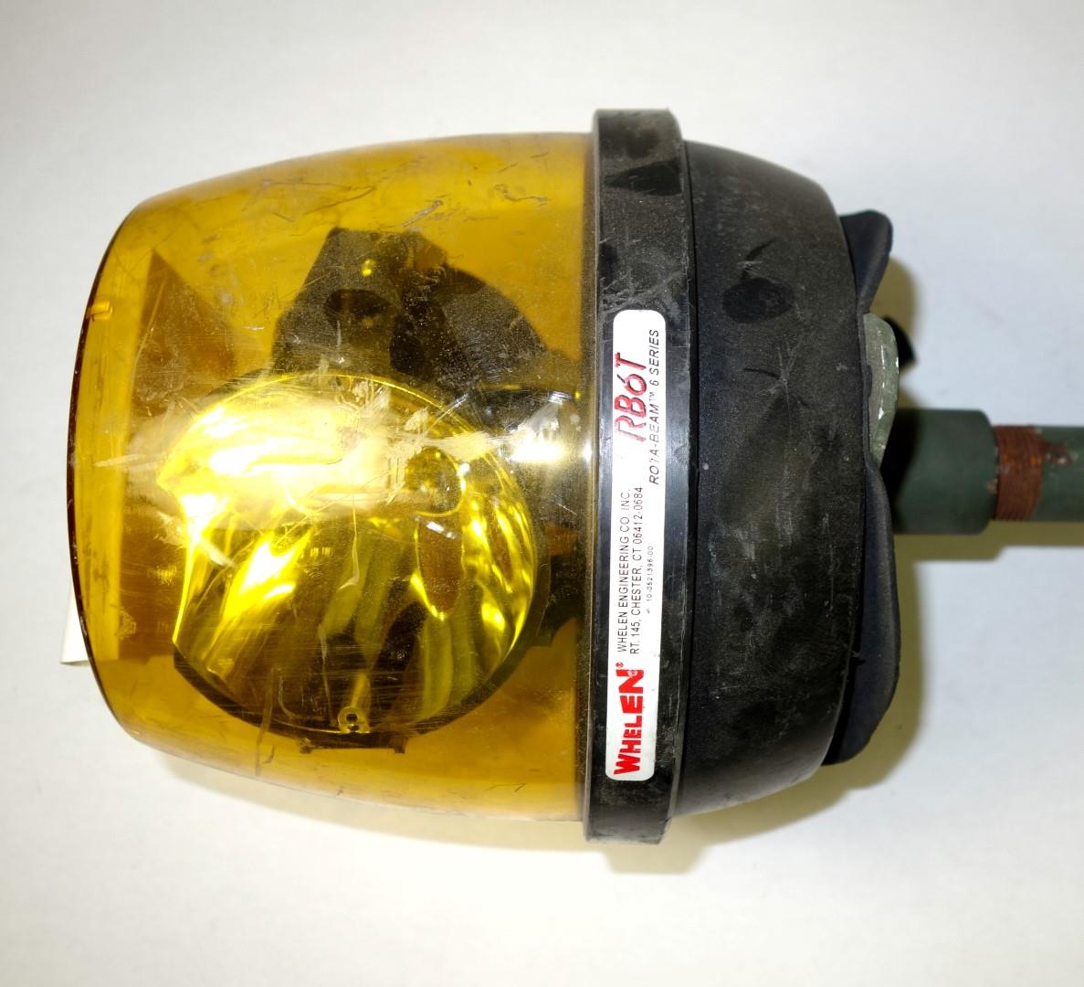 ALL-5195 | 6220-01-576-9066 Whelen RB6T 24 Volt Beacon Utility Light for Common Application NOS (6).JPG