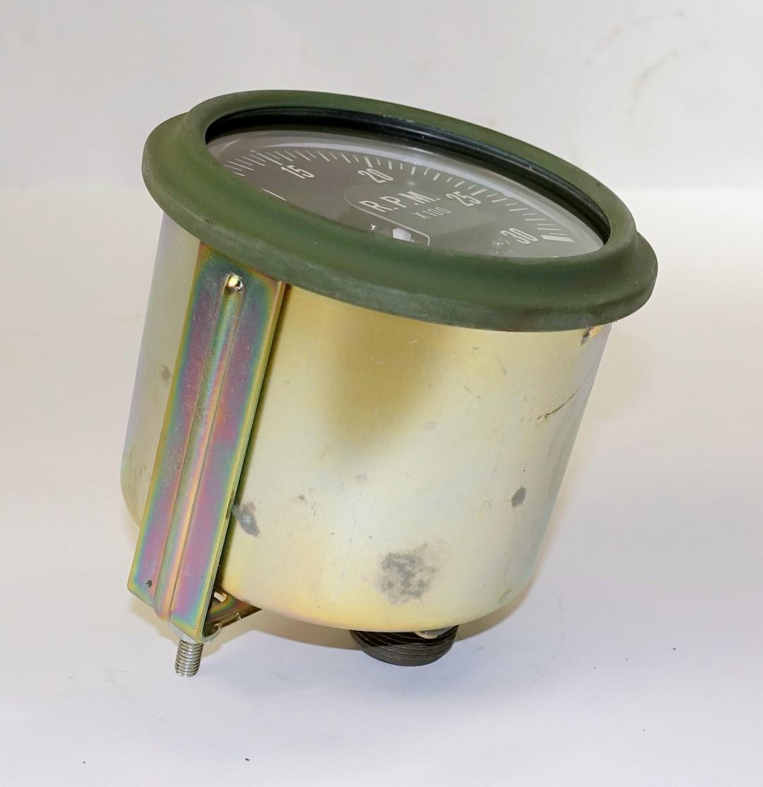 MA3-698 | 6680-01-415-4025 Electronic Tachometer with Hour Meter for M35A3 Series NOS (3).JPG
