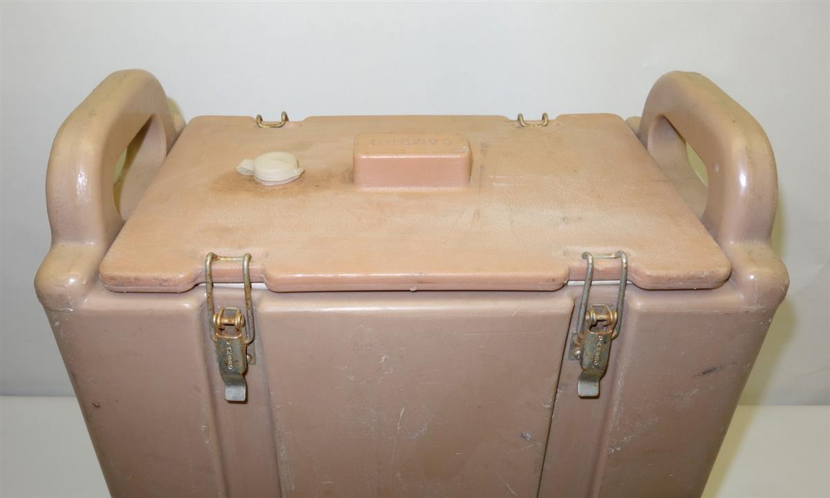TR-139-BEIGE | 7310-01-612-7375 Cambro Beige 4.75 Gallons Beverage Dispenser for MKT75 and MKT90 Kitchen Trailer USED (6).JPG
