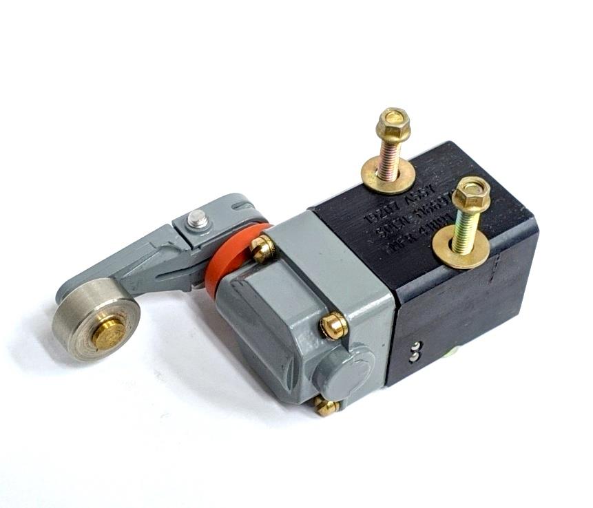 9M-819 | 9M-819  Parking Brake and Transfer Case Lock Switch (6).jpg