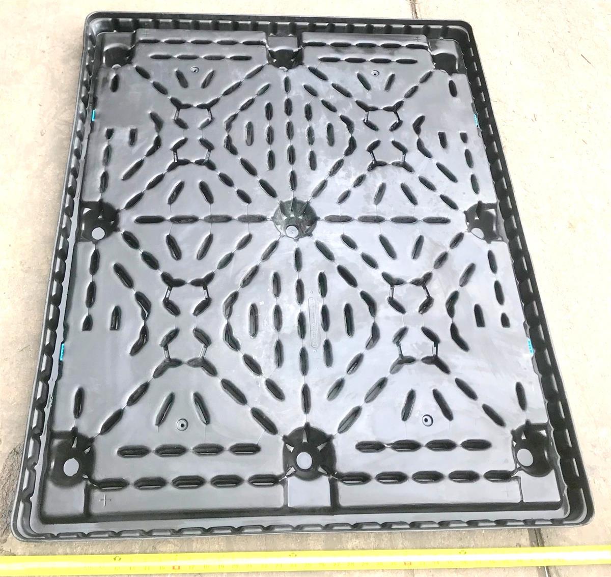 ALL-5252 | ALL-5252  Dotted Line Pattern Container Lid 40 x 48 for Tri-Wall Box (6).jpg