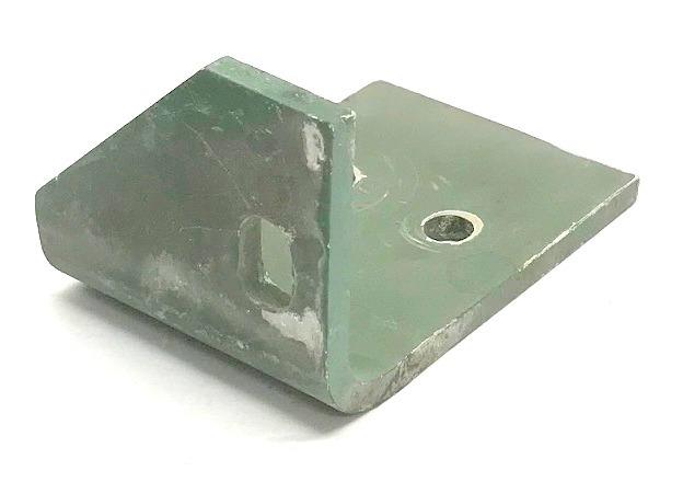 HM-1194 | Bulkhead Divider Right Angle Bracket 2-Door HMMWV (4).jpg
