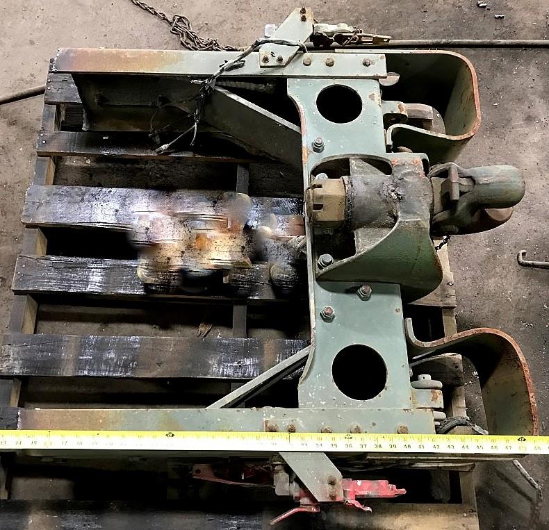 COM-5311 | COM-5311  Rear Hitch With Bumperettes And Glad Hands (Complete Assembly)  (3).jpg