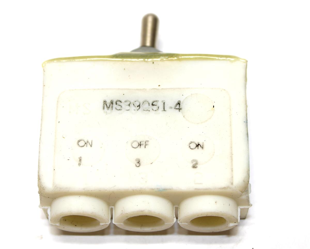 COM-5777 | COM-5777 Heater Fan Three Way Toggle Switch Common Application (3).JPG