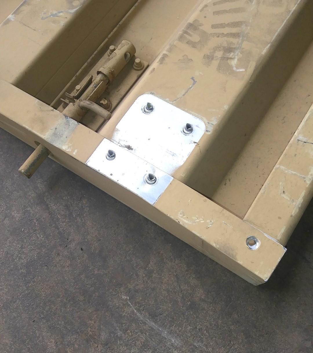 FM-325 | FM-325 LMTV - FMTV Cargo Bed Tailgate (10) (Large).jpg