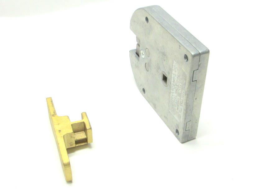 FM-513 | FM-513  Door Latch FMTV (36).JPG