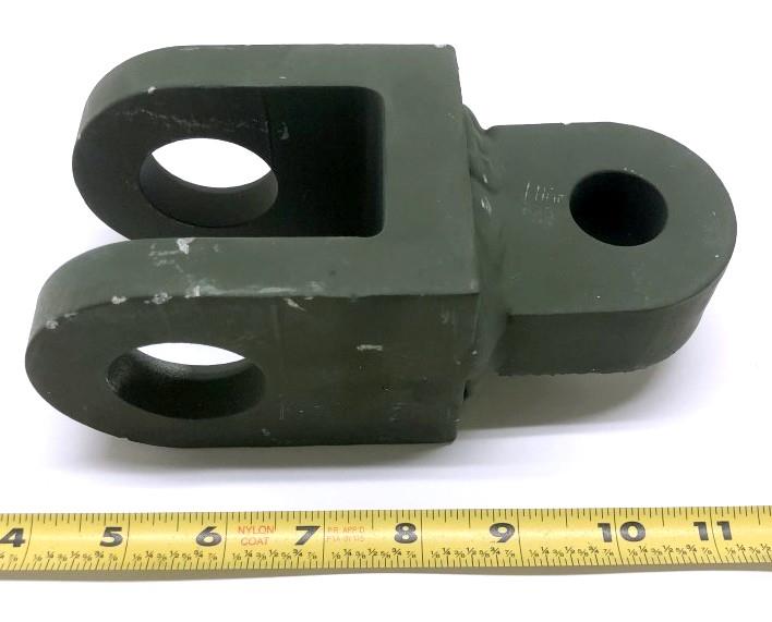 HEM-301 | HEM-301 Oshkosh MTVR Tow Bar End-Foot Adaptor (2).JPG