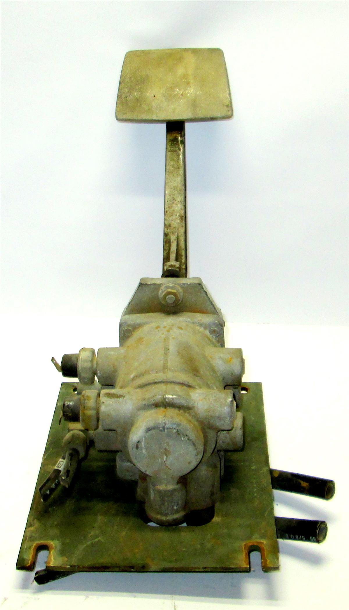 HEM-338 | HEM-338 Treadle Valve Assembly with Brake Pedal HEMTT M978 M983 M984 M984A1 (12).JPG